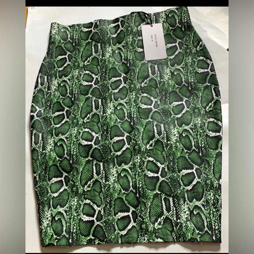 Shinestar Snake Print Mini Skirt Green, Size: M